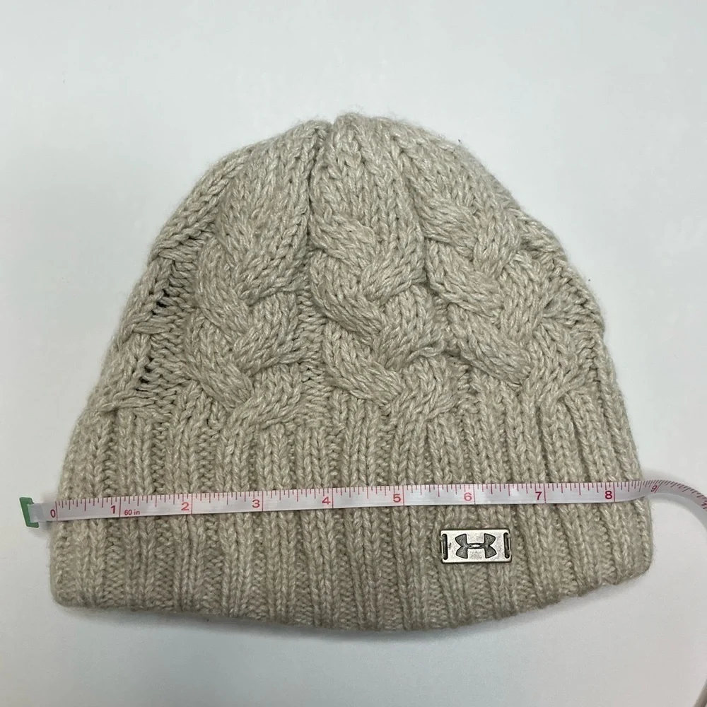 Under Armour‎ Cable Knit Beanie Hat Cream and Gray Fleece Lined Winter Hat